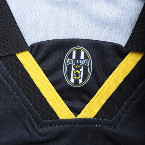 Retro Juventus Away Jersey 1996/97 Retro Juventus Away Jersey 1996/97