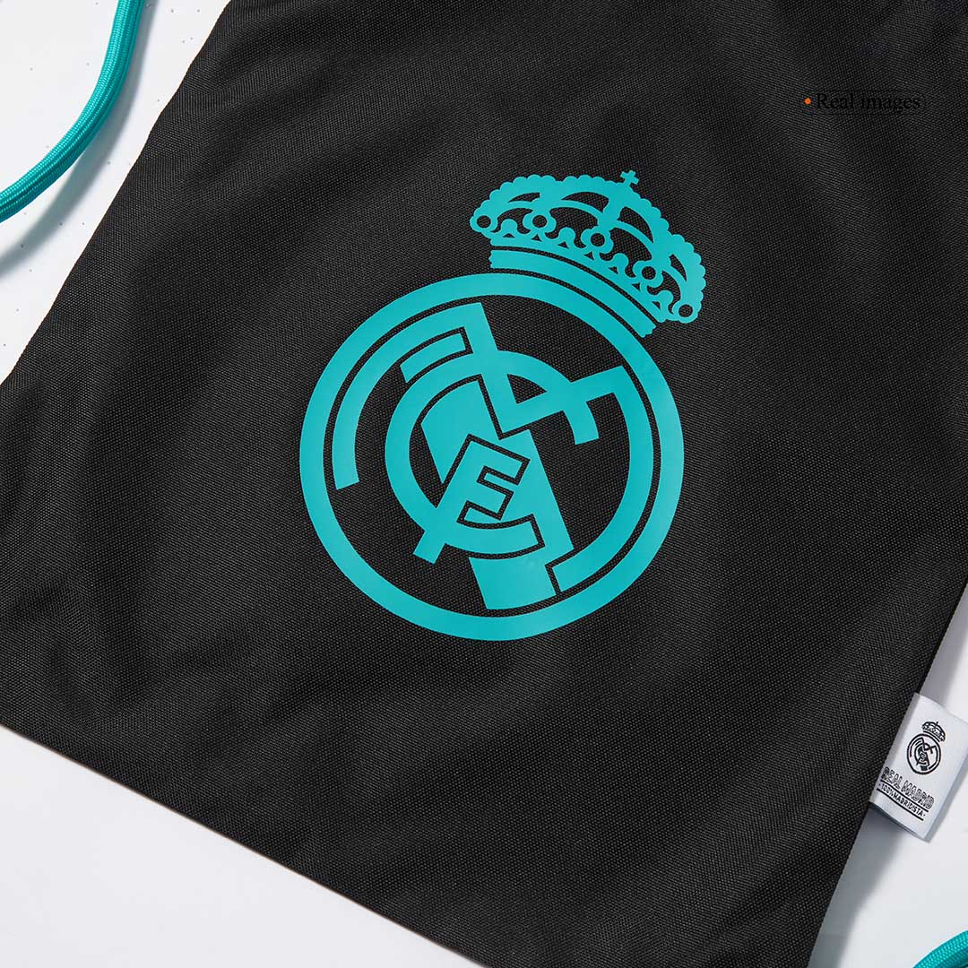 Real Madrid Crest Gymsack - Black Real Madrid Crest Gymsack - Black
